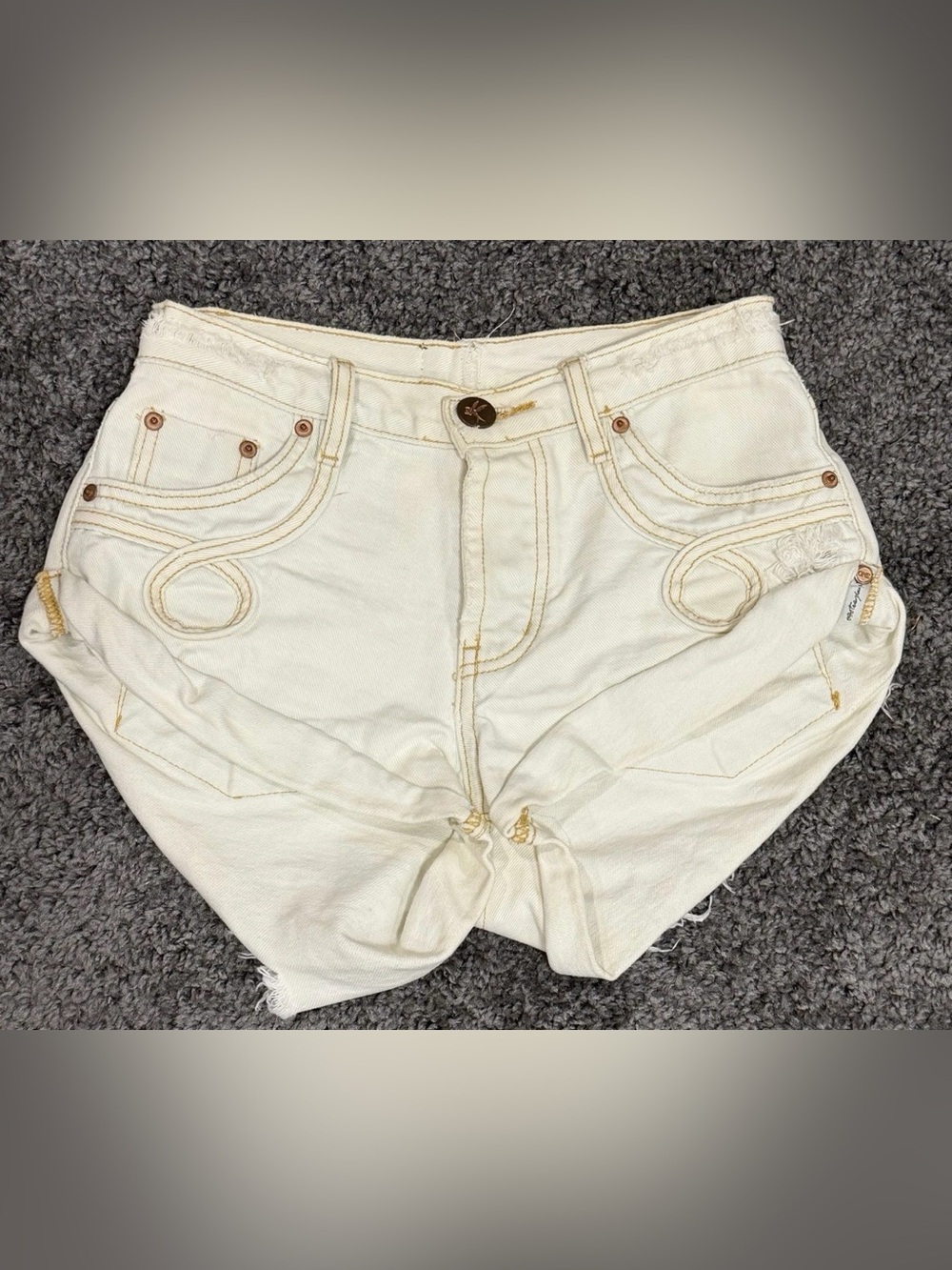 ONE TEASPOON Bandits Ivory Pocket Detail Distressed Denim jean Short Waist 28